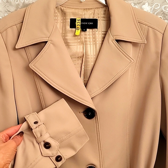 Jones New York TrenchCoat, Cream/Beige, Belted, Pockets, 10/12 - Picture 14 of 17
